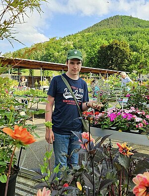 Jérémy en mai 2023 aux Jardins du Pflixbourg, tout jeune lauréat du Concours régional